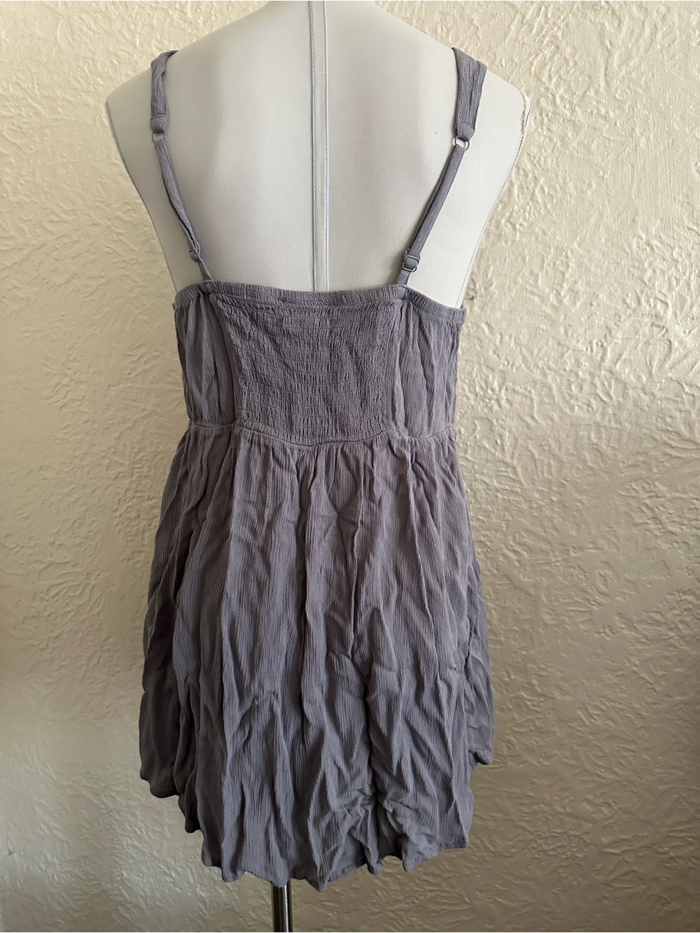 Torrid Light Gray Crinkle Gauze Coral Yellow White Embroidered Tank Top 0X - Picture 5 of 9